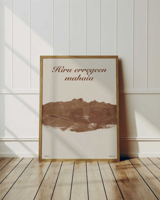 mockup-uxuedelrio-hiru-erregeen-mahaia